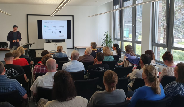 Bild zu Kostenlose Marketing- & KI-Seminare für Vereine